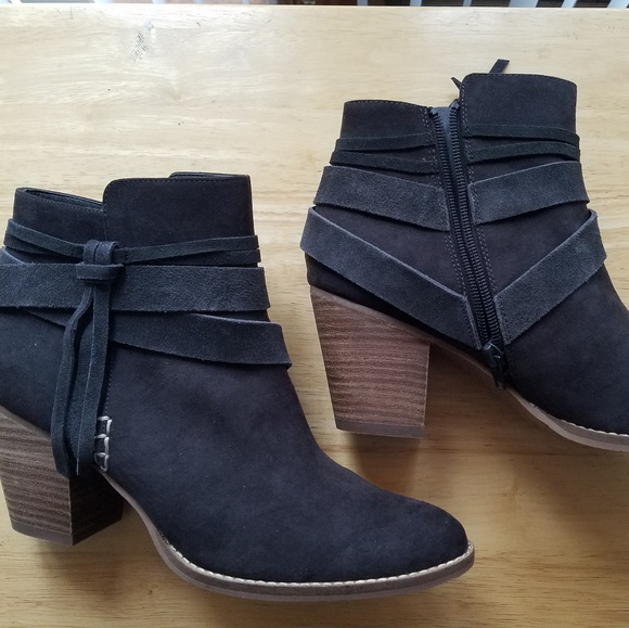 NwT! Dark grey heeled booties with tassels - Picture 3 of 3
